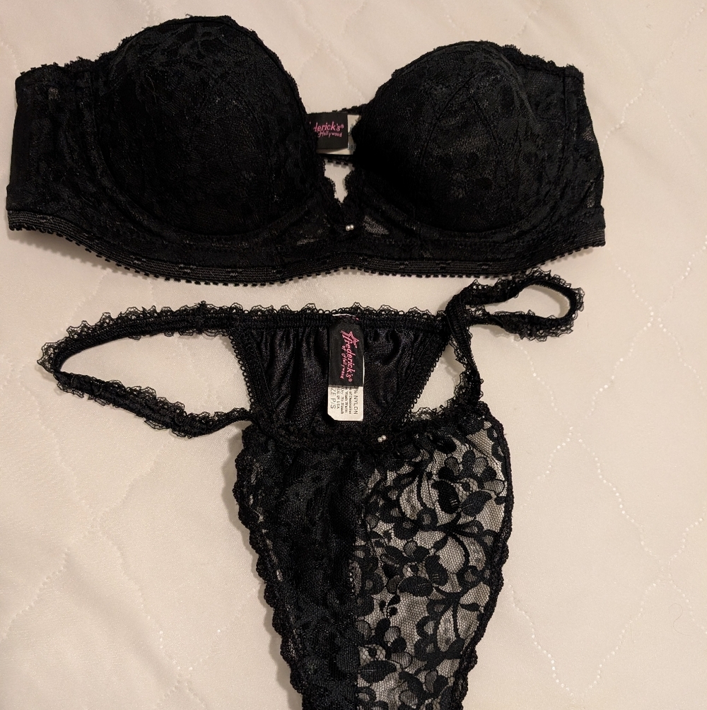 Frederick's Of Hollywood Set